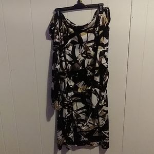 Off the shoulders 95% polyester 5 % spandex